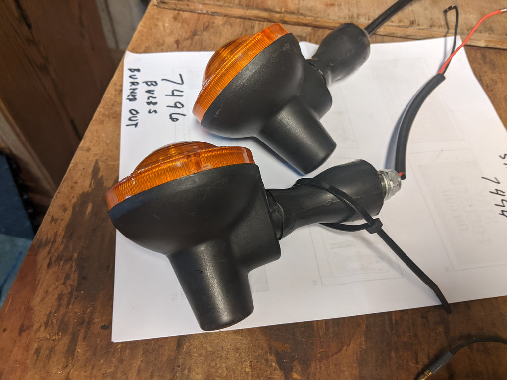 Pair Amber Halogen Turn Signal Indicators – Front/Rear For Yamaha – Left & Right