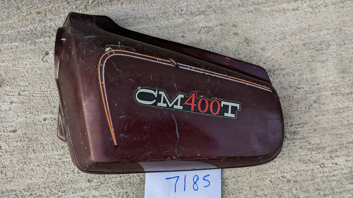 Honda CM400T Left Candy presto Red  Sidecover  Missing Mounting Tab 83740-447A my sku 7185
