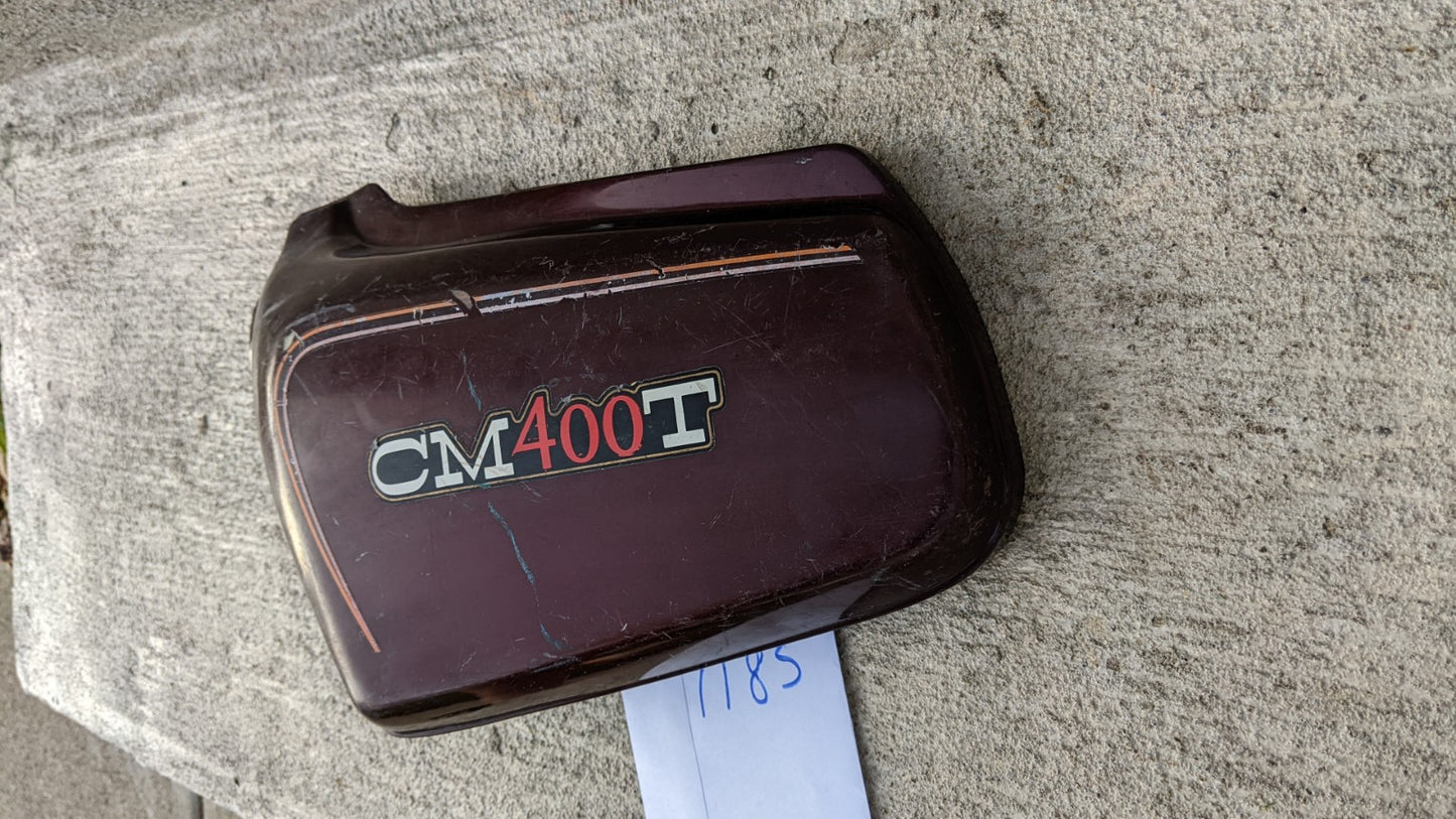 Honda CM400T Left Candy presto Red  Sidecover  Missing Mounting Tab 83740-447A my sku 7185