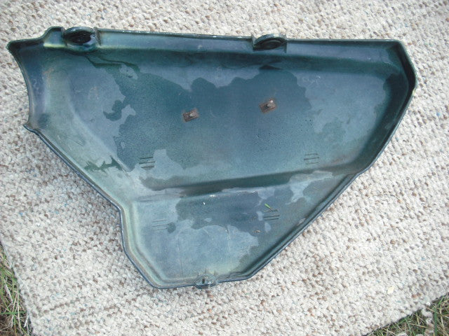 Honda CX500 Right Black Cosmo Black Metallic Sidecover with badge 83500-115-0000 sku 3254