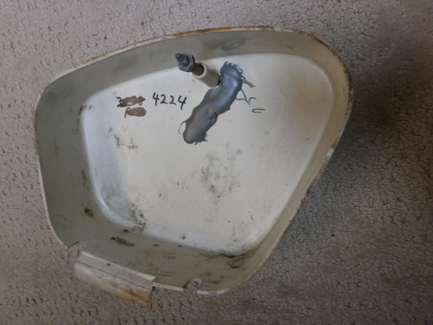 Honda CA100 sidecover original right with knob sku 4224