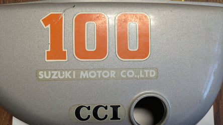 Suzuki TS100  1974 Oil tank  Sidecover Stardust silver Gray sku 1072