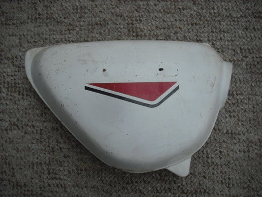 Honda CB100 right sidecover  white right my sku 4064