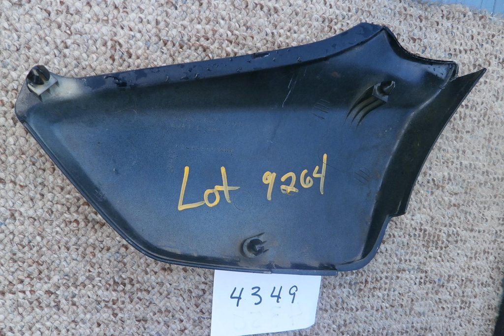 Honda Magna VF500C left black sidecover 83700-MJ8-0000 sku 4349