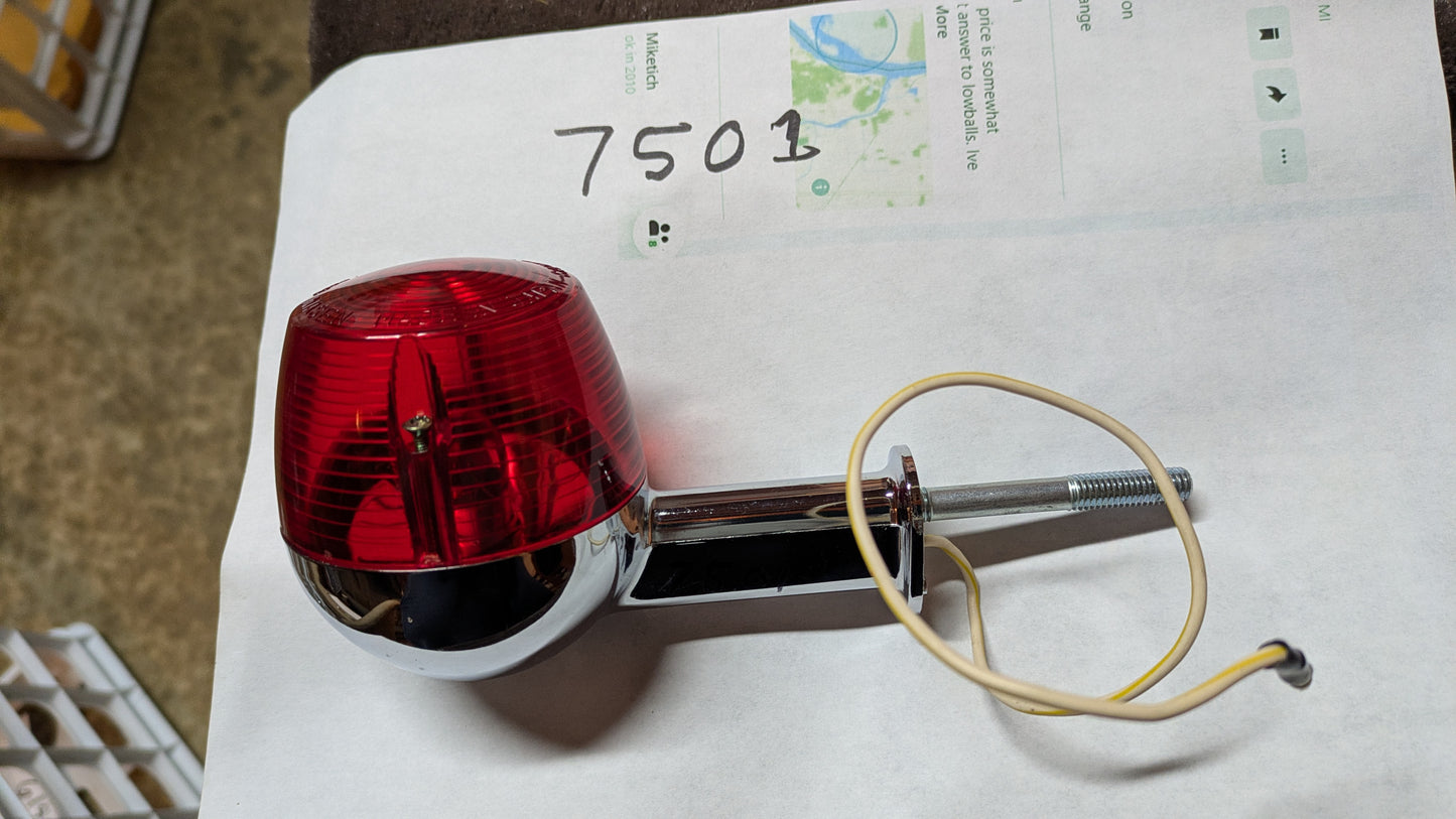 Yamaha Suzuki OEM Red turn signal like new sku  7501