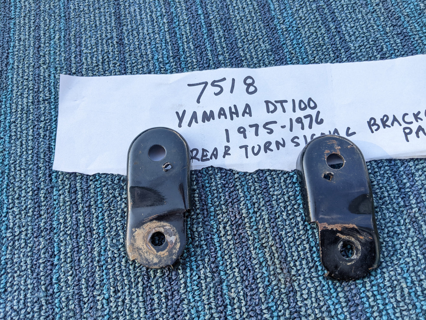 Sold Ebay Yamaha DT100 1975 Rear turn signal bracket pair sku 7518