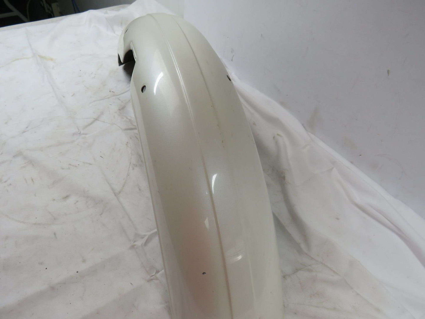 BMW OEM Airhead Front Fender46-61-1-234-931  R60, R75, R80, R90S, R100; Front Fender Pearl White 7818