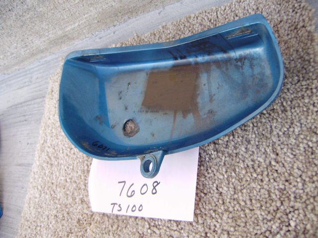 Suzuki TS100A 1976 Coronado blue OEM Sidecover Pair part numbers s 41211-25510, 47111-25610 sku 7608