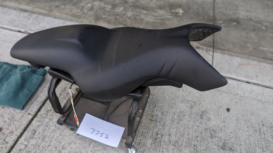 BMW K1200R Motorcycle seat  BMW  part 52 53 7696 625 my sku 7752