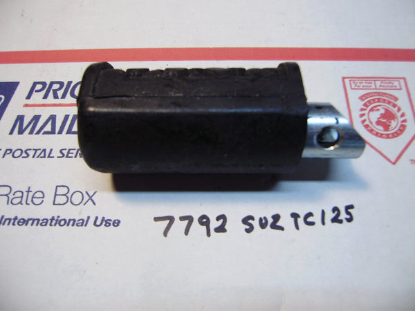 Suzuki TS TC NOS OEM rubber footpeg sku 7792