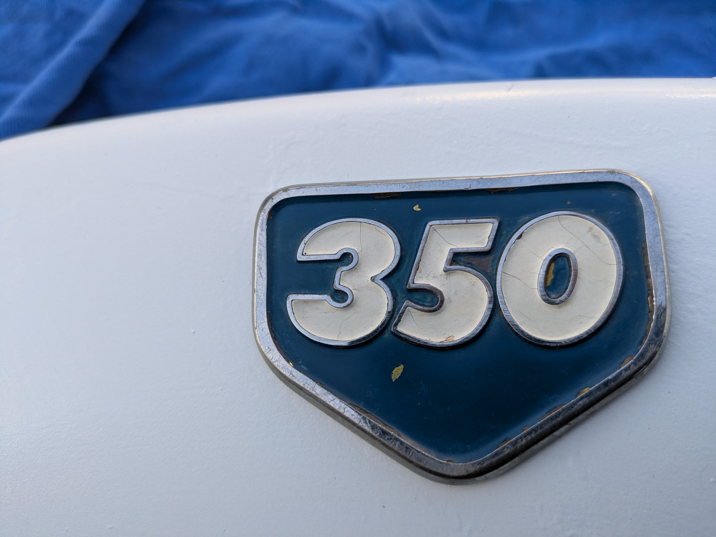 Honda CB CL 350 White sidecover pair with blue badges  my sku 7940