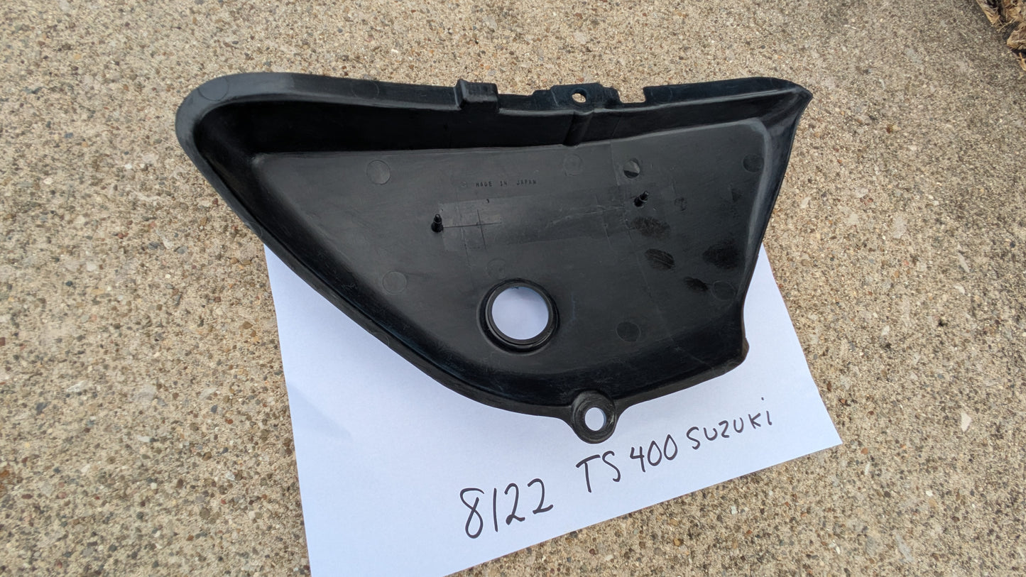 Suzuki TS400B NOS 1977 blue 47211-28601-279 sidecover my sku 8122