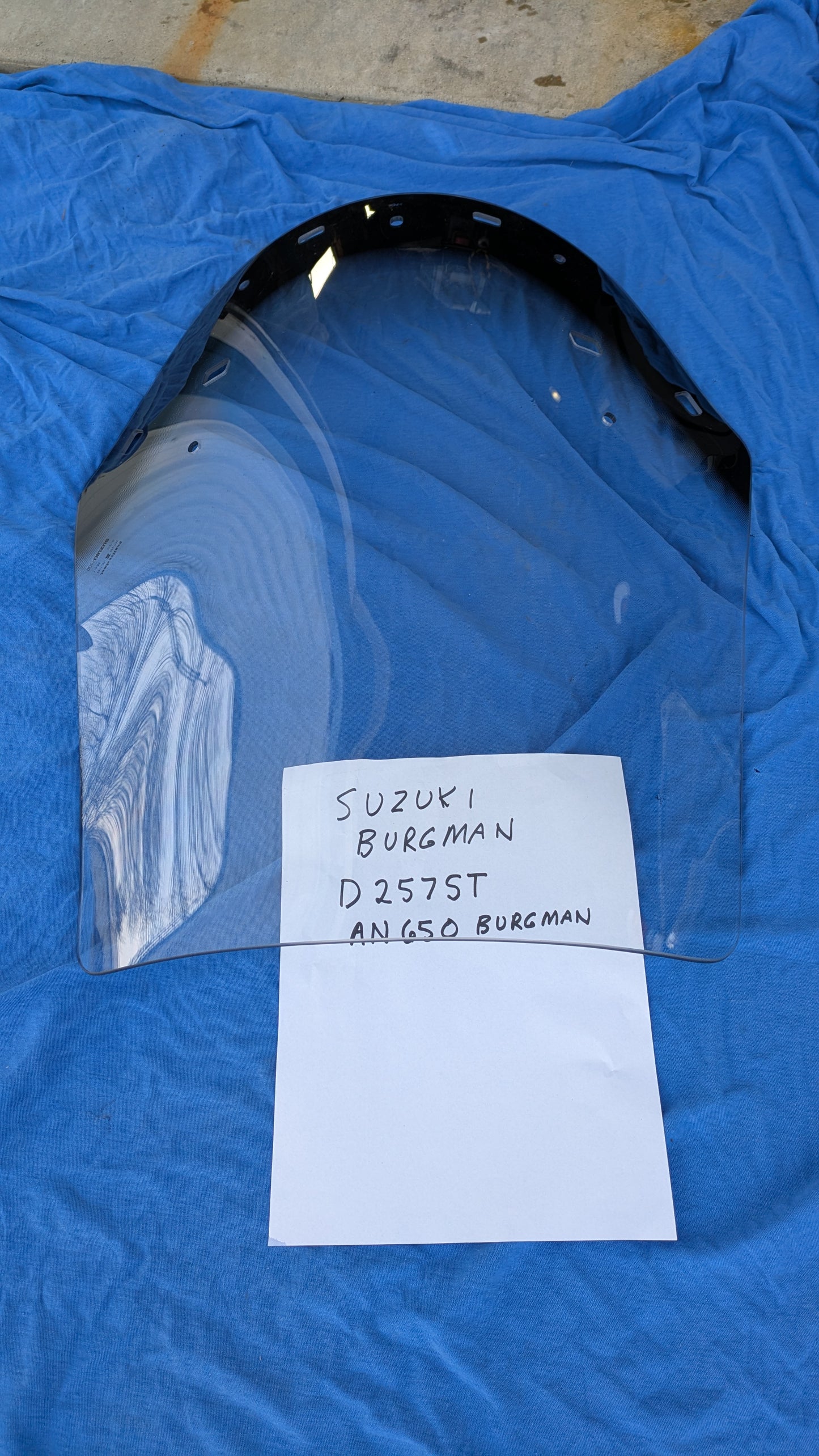 Suzuki Burgman D257ST Windscdreen Brand New  2002-2012 models  sku 8181
