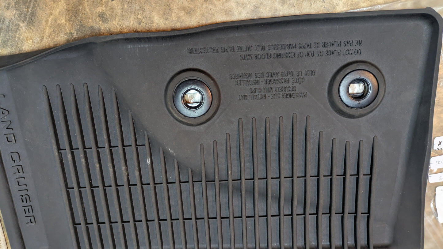 Land Cruiser Front Floormat Seet 8186