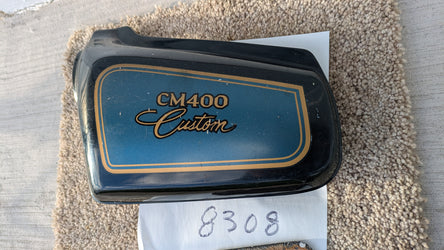 Honda CM400C 81 Custom   cosmo blackmetallic/meticallic blue left sidecover  sku 8308