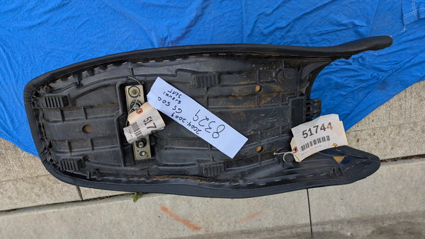 Suzuki GS500  OEM Seat 2004-2009 models Like New my sku 8329