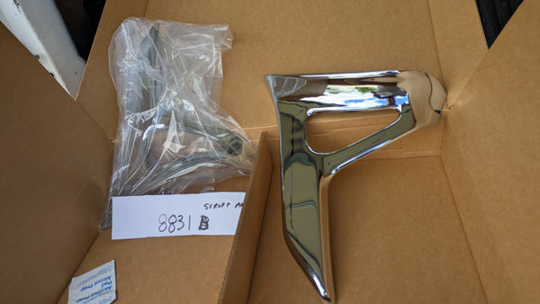 Honda Gold Wing 2005-2010 NEW OEM Chrome Saddlebag Scuff Cover Set 08P56-MCA-100 sku 8331B (Copy)