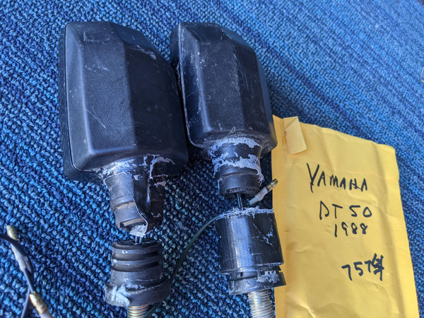 Yamaha DT 50 turn signal pair need repair sku 7574