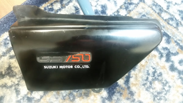 Suzuki GS750 Black left sidecover 47211-45000 sku 4312