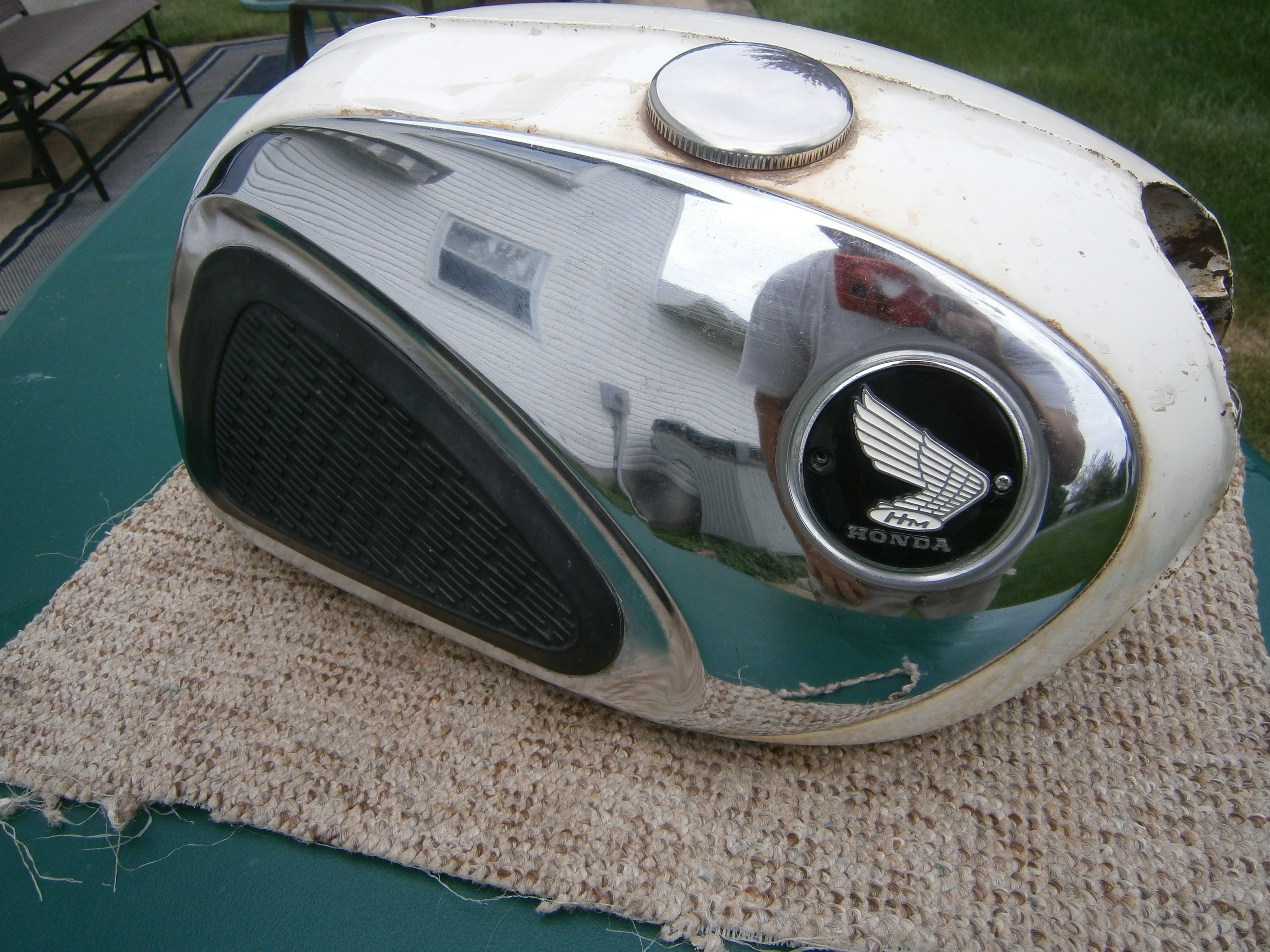 Honda CB77 Gas Tank Honda Super Hawk 5111 – ClassicJapaneseMotorcycles
