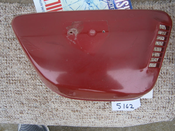 Honda CL 175 CB175  Sidecover Right Magna Red 5162