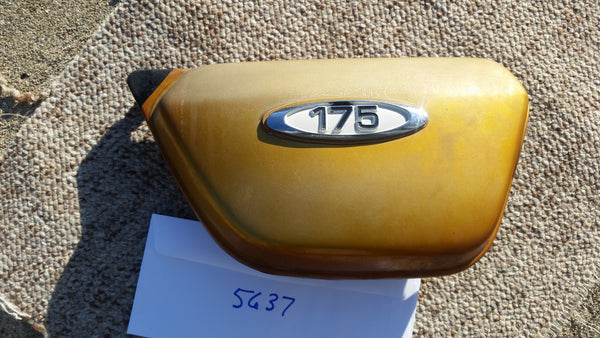Honda CB175 sidecover left gold 5637