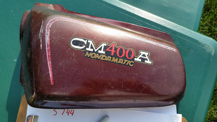 sold Ebay 3/28/21 Honda CM400A sidecover left Candy Presto Red 83740-447A  my sku 5744