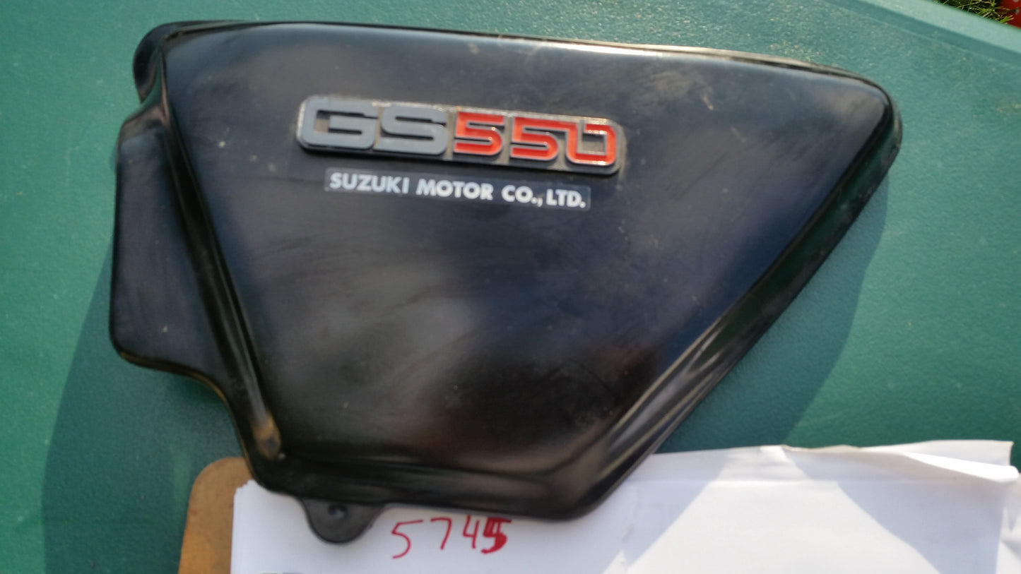 Suzuki GS550 sidecover left black sku 5745