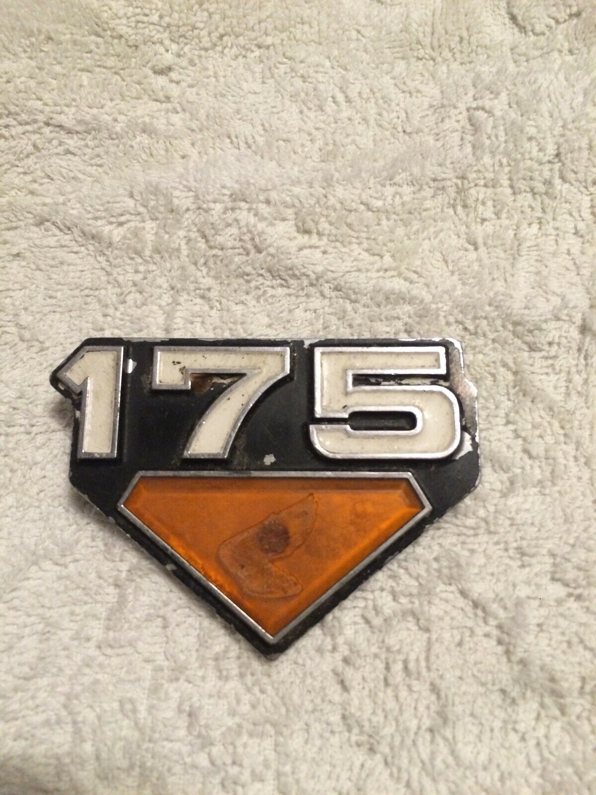 Honda CB175 Sidecover Badge sku 5826