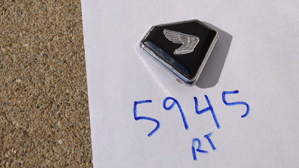 Honda CB750 Four Sidecover badge jewell right black silver Honda Wing  sku 5945