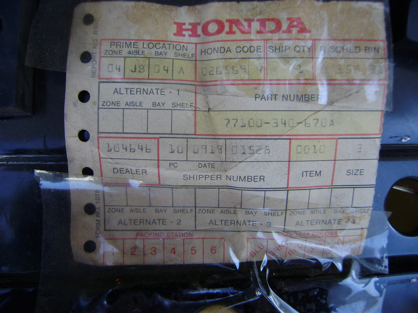 Honda SL350K2 NOS OEM Seat Honda Part 77100-340-670A sku 6305
