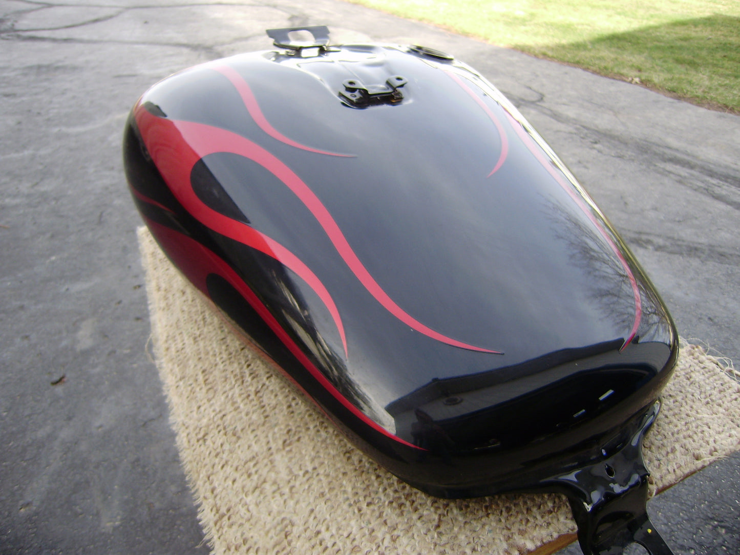 So ld Ebayi 3/26/2021 Honda Shadow Spirit 750C black red gas  tank.  sku 6342