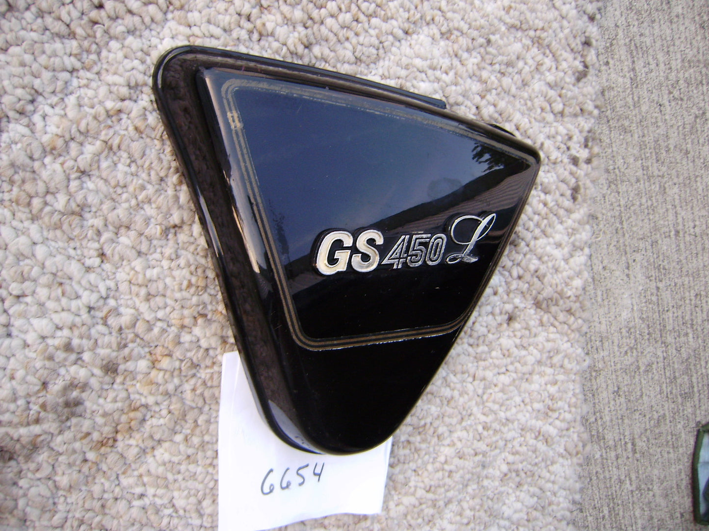 sold Ebay 11/16/21 Suzuki GS450L Black left sidecover with badge  47211-44210 sku 6654