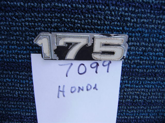 Honda CL175K6 sidecover badge sku 7099