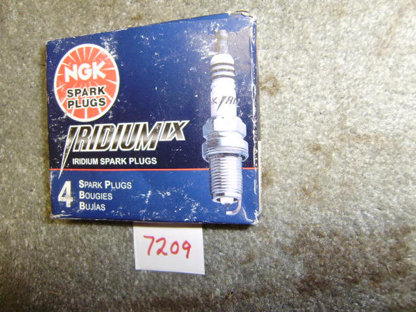 NGK Iridium IX Spark Plugs 4 Pack CR8HIX 7669 sku 7209
