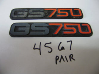 Suzuki GS750 Sidecover Badge Pair no pins  sku 4567