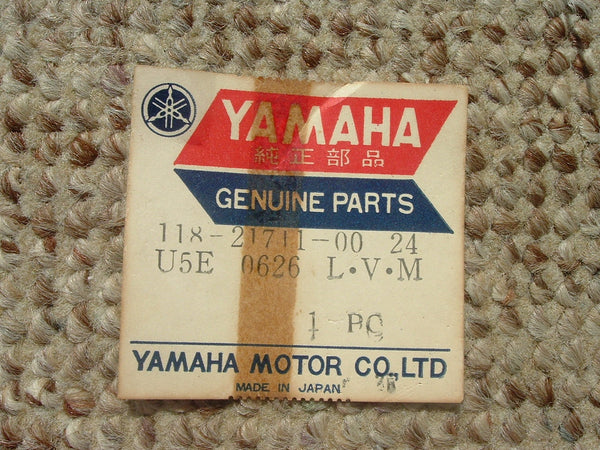 Yamaha U5E 50 cc  step through Sidecover 118-21711-00-24 sku 1081
