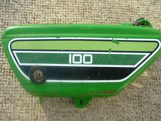 Sold Ebay 5/11/2021 Yamaha 1976 RS100C Sidecover/Oil Tank 1975 1976 SKU 1083