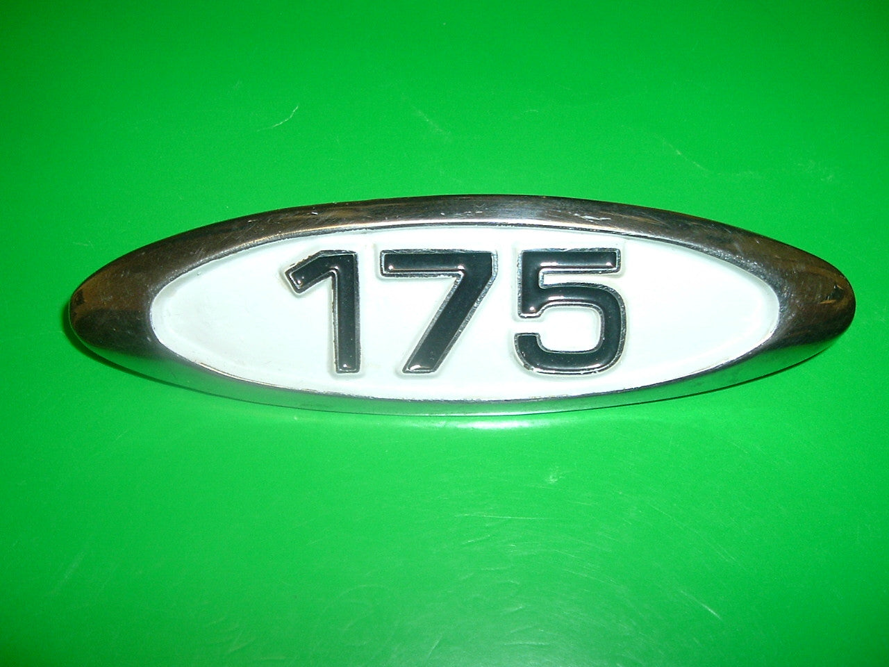 Sold by  Invoice  5/24/16Honda CB175 CL175 K4 1970 white Sidecover Badge