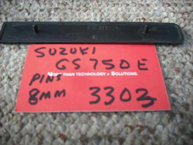Suzuki GS750 Sidecover Badge 3303