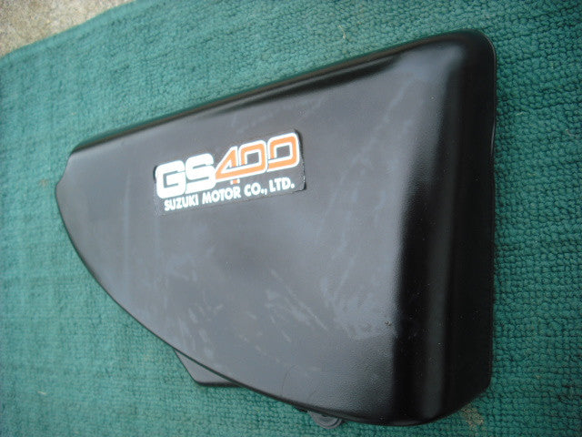 Sold Suzuki GS400 Black Right Sidecover 47111-44001