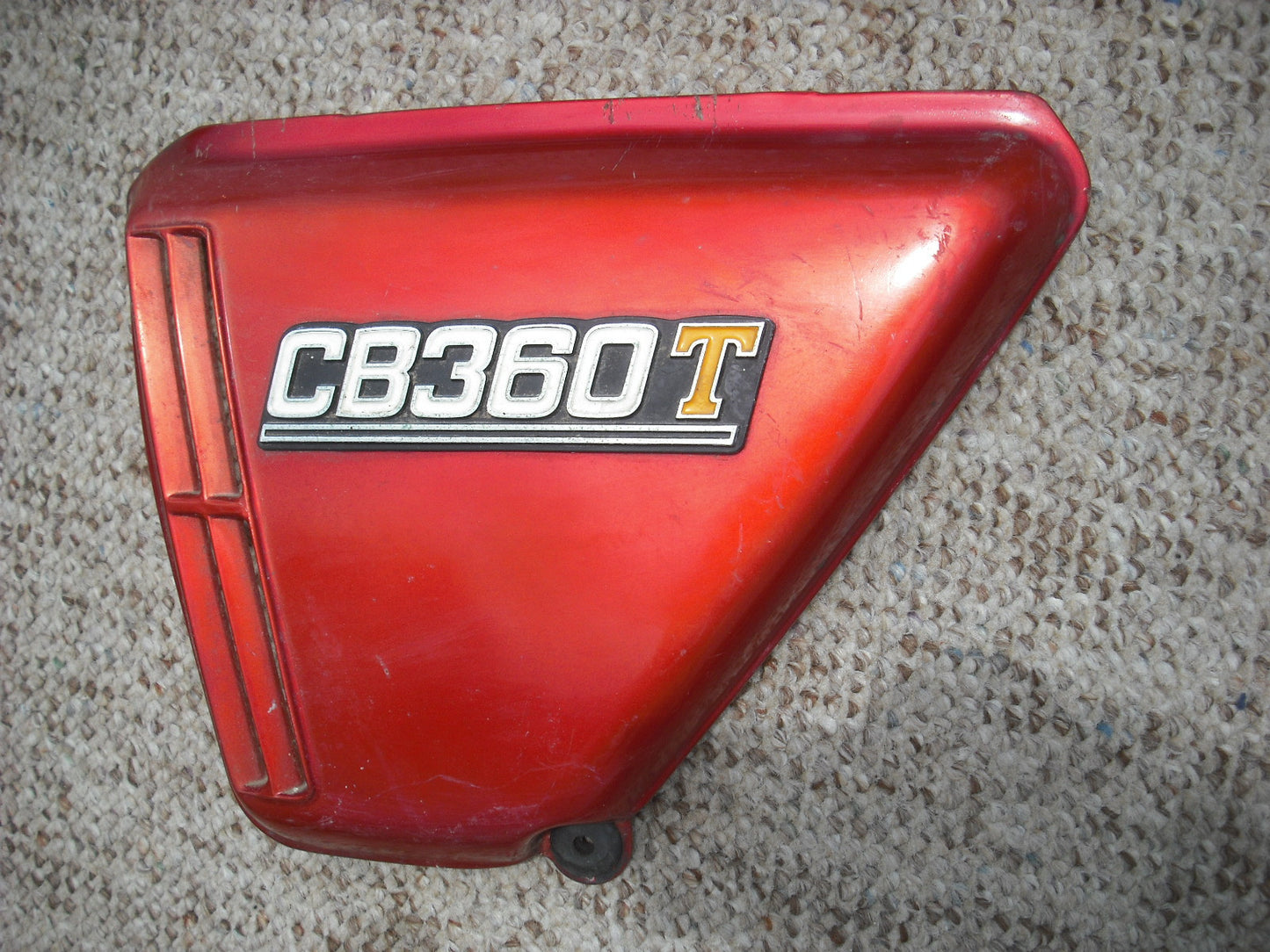 Honda CB360T left  Light Ruby Red Sidecover
