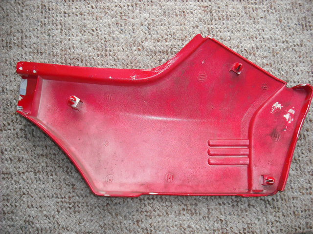 Honda CB125T Sidecover Left red  sku 1490
