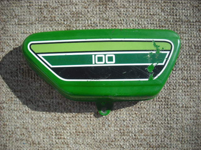 Sold 5/11/2021 Yamaha 1976 RS100C right green Sidecover 4050