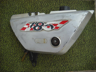 Suzuki TS185 1971 Left sidecover and oil tank with badge