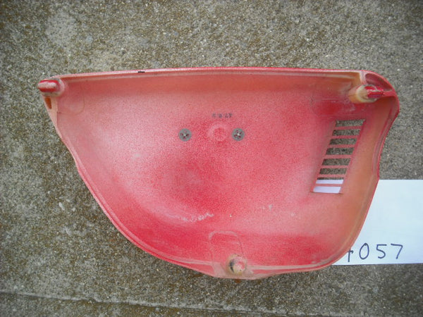 Sold Ebay 11/16/20 Honda CB175K6  sidecover left ruby red  with badge sku 4057