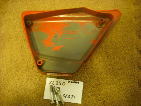 Sold 3/10/21Honda XL250 1978 1979  17220-428-0000 left  Sidecover red 4071
