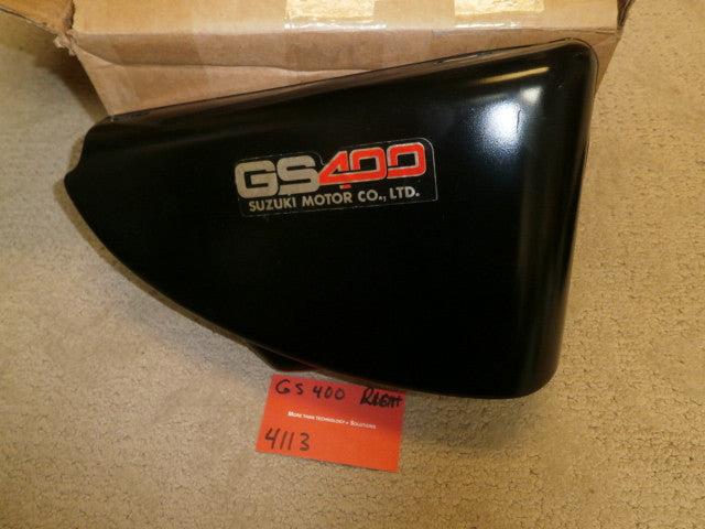 Suzuki GS400 NOS Right Black Sidecover 4711-44001 sku 4113