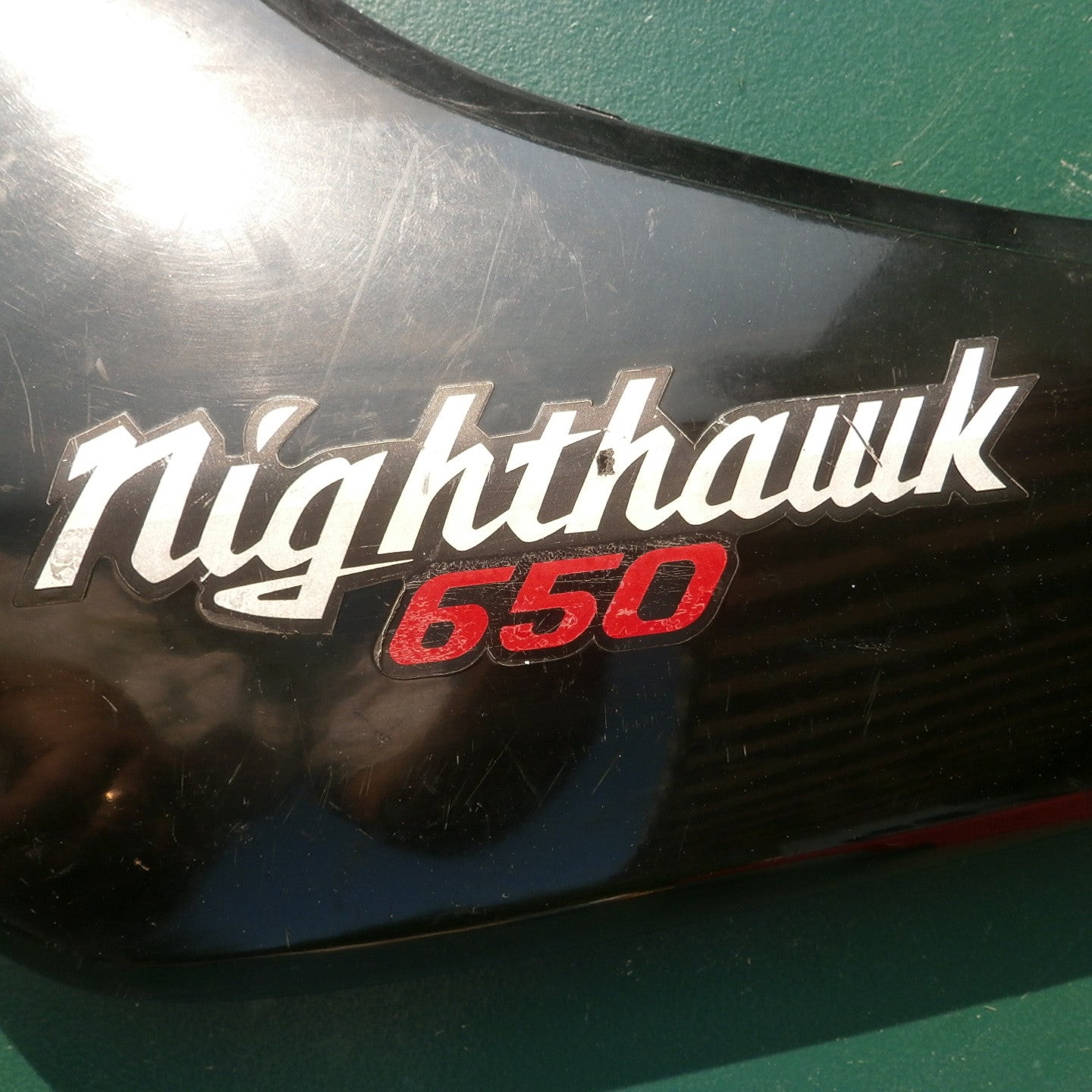 Honda CB650SC 84 Nighthawk sidecover  Black left 83710-ME5-0200 sku 4185