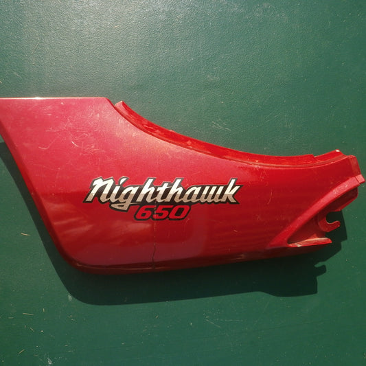 Honda CB650SC Nighthawk sidecover red left 83710-ME5-0200 sku 4186